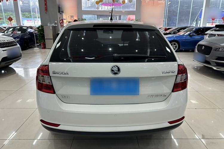 Used Skoda Rapid Spaceback 2016 Revised 1.6L Automatic Chuanxing Version
