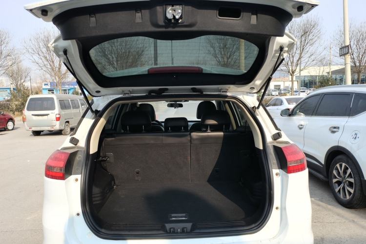 Used Geely Auto Emgrand X7 Sport 2016 2.0L Manual ZhiShang Version
