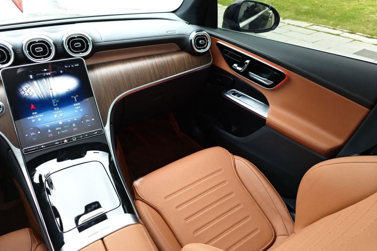 Used Mercedes-Benz GLC 2023 GLC 300 L 4MATIC Dynamic 7-Seater
