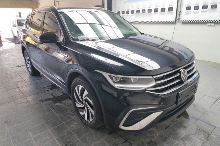 Used Volkswagen Tiguan L 2023 Revised Version 330TSI Automatic Two-Wheel Drive Smart Enjoyment Edition