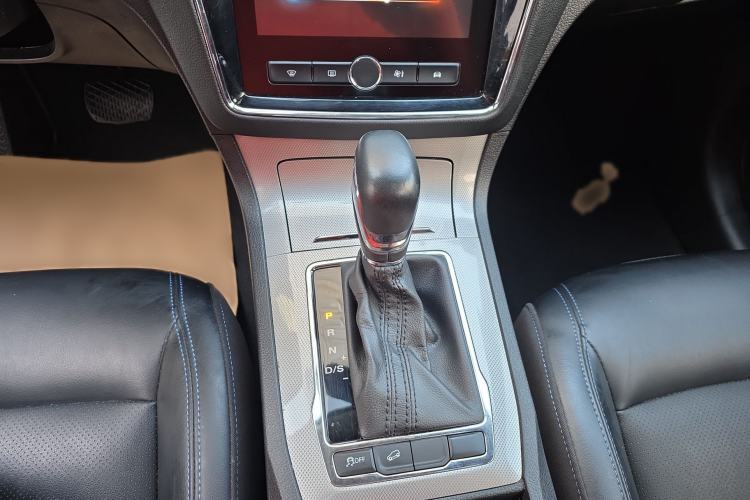 Used Roewe RX5 2020 20T Automatic 4G Connected Million Edition
