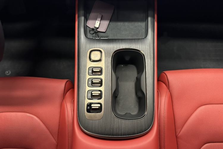 Used Xiaomi Auto SU7 2024 Rear-Drive Ultra-Long Range Advanced Pro-Level Intelligent Driving Version
