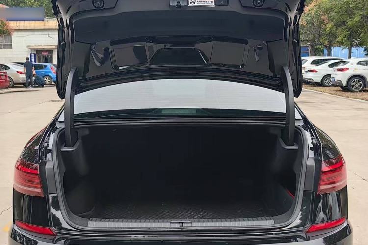 Used Volkswagen Passat 2023 Facelift 330TSI Luxury Edition
