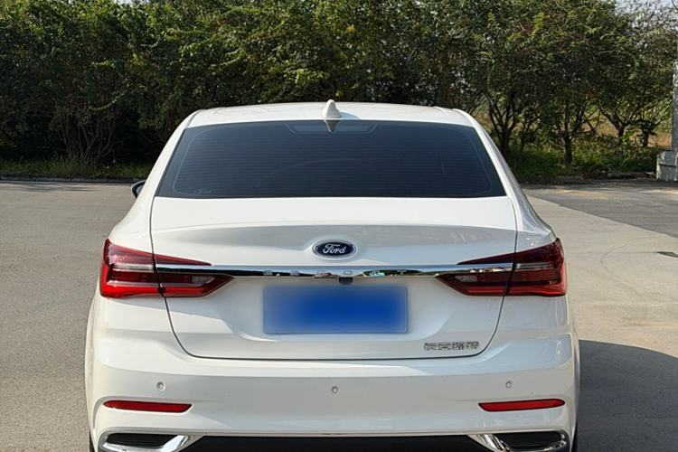 Used Ford Escort 2021 1.5L Automatic Diamond Edition
