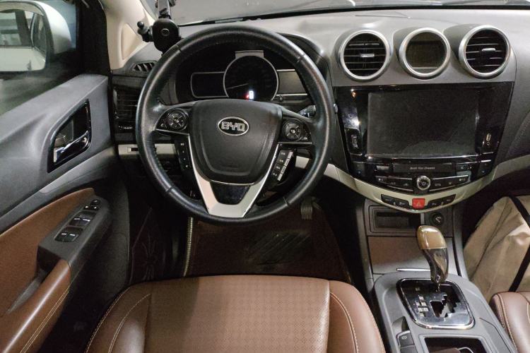 Used BYD S7 2015 2.0T Upgraded Automatic Luxury Version