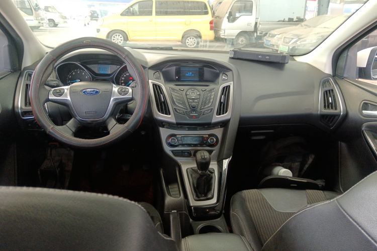 Used Ford Focus 2012 Sedan 1.6L Manual Fashion Edition