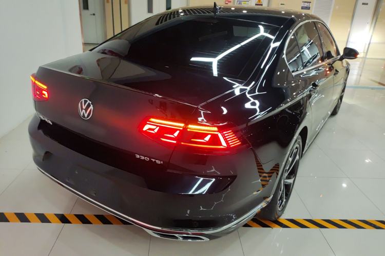 Used Volkswagen Magotan 2023 2 Million Units Limited Edition 330TSI DSG Leading Version