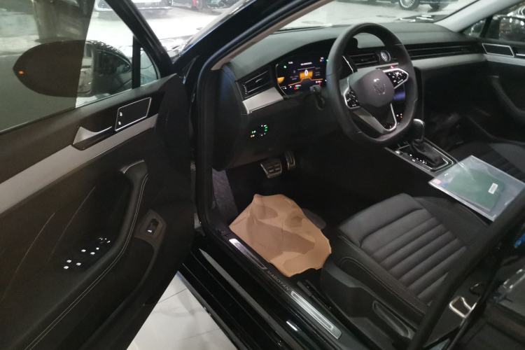 Used Volkswagen Magotan 2025 Zhongxiang Version 280TSI DSG Comfort Edition
