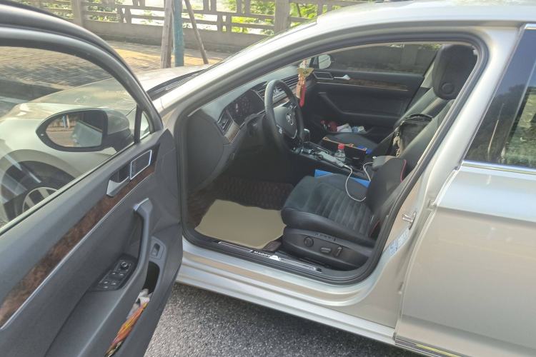 Used Volkswagen Magotan 2018 330TSI DSG Luxury Model
