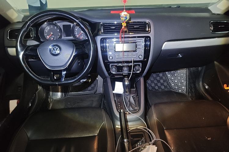 Used Volkswagen Sagitar 2015 230TSI Automatic Comfort Version
