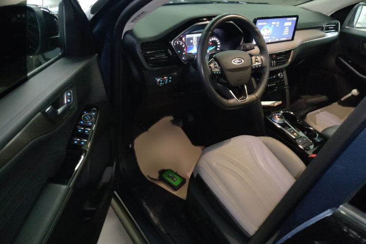 Used Ford Escape 2020 EcoBoost 245 Two-Wheel-Drive Titanium Edition
