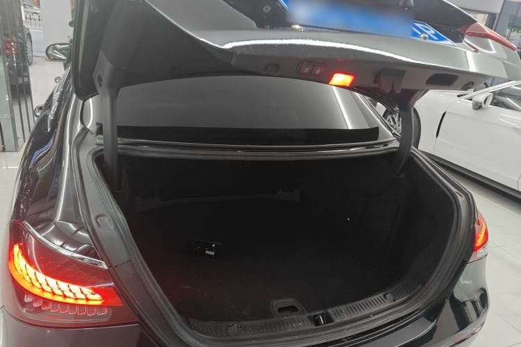 Used Mercedes-Benz E-Class 2016 E 200 L
