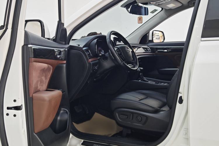 Used GAC Trumpchi GS8 2017 320T Two-Wheel Drive Luxury Smart Connectivity Version (7 Seats)
