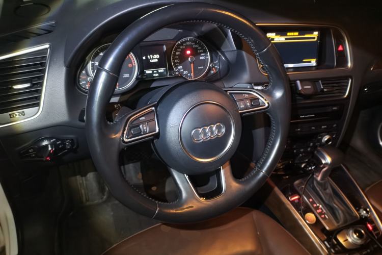 Used Audi Q5 2017 40 TFSI Comfort Model