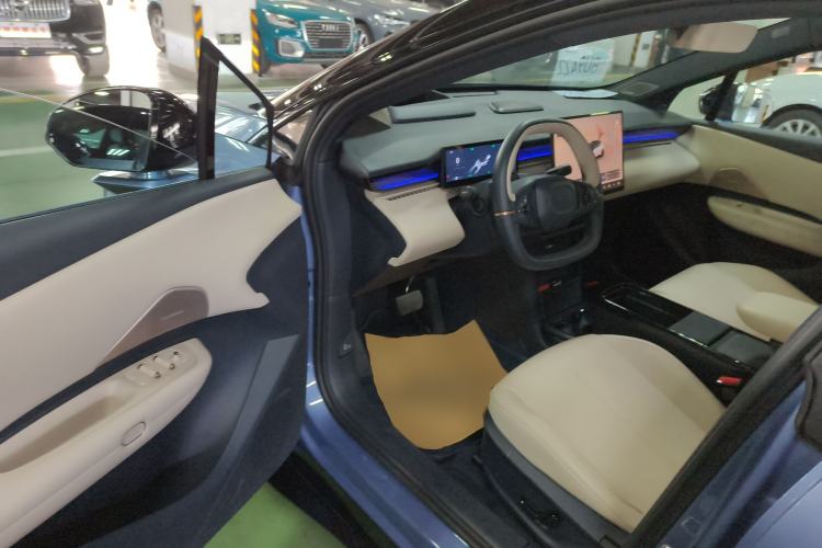 Used Lynk & Co Z20 2025 530 km Range Rear-Wheel Drive Max
