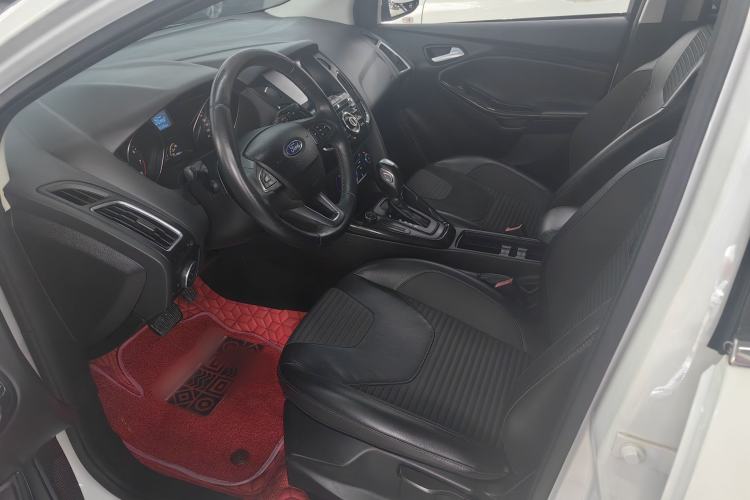 Used Ford Focus 2017 Hatchback 1.6L Automatic Fashion Edition Smart Drive Version
