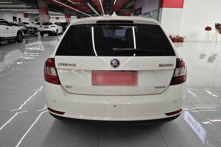 Used Skoda Rapid Spaceback 2016 Revised 1.6L Automatic Chuanxing Version
