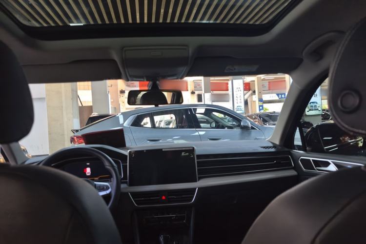 Used Volkswagen Tiguan L 2024 Outstanding Model 330TSI Automatic Two-Wheel Drive Longteng Edition
