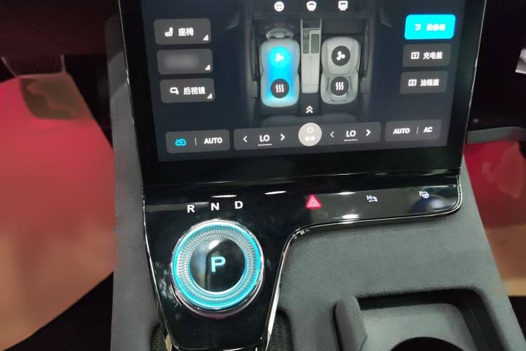 Used VOYAH PASSION 2024 PHEV Four-Wheel Drive Ultra-Long Range Flagship Model
