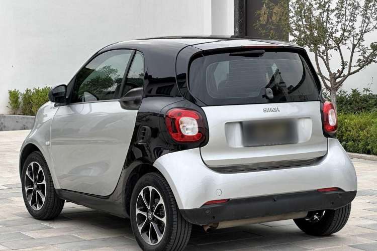 Used  fortwo 2015 1.0L 52 kW Hardtop Passion Edition
