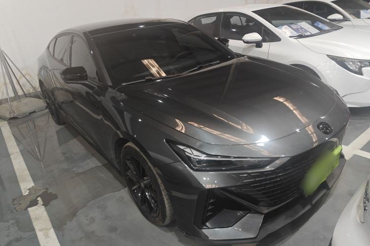 Used Changan UNI-V 2022 1.5T Prestige Version
