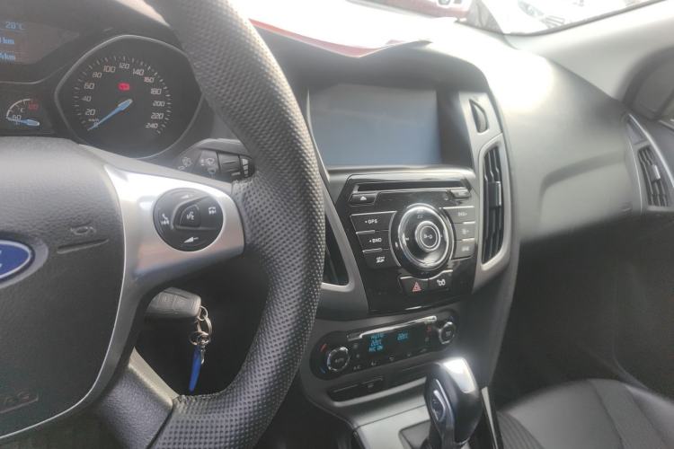 Used Ford Focus 2012 Sedan 1.6L Automatic Fashion Edition