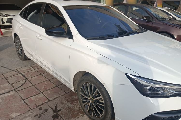 Used Roewe i5 2021 1.5L CVT Platinum Edition
