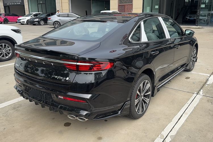 Used Geely Auto Preface 2025 Dongfang Yao 1.5TD Kunlun Edition
