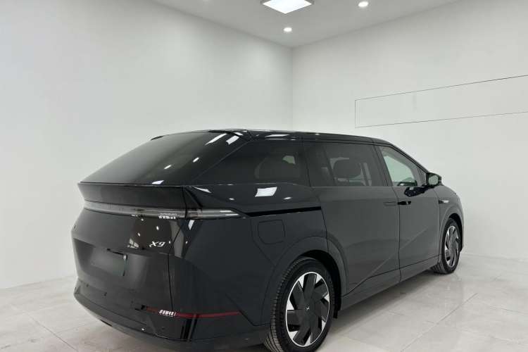 Used XPeng X9 2024 702 Ultra-Long Range Max
