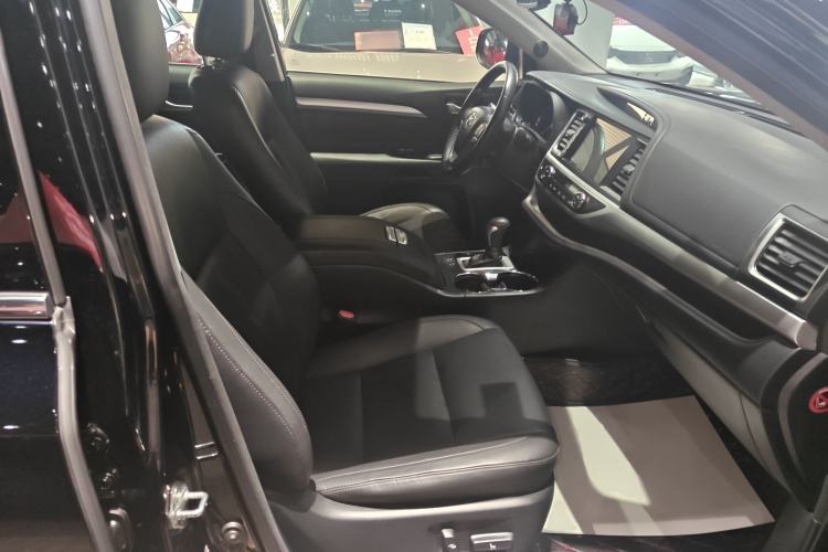 Used Toyota Highlander 2017 2.0T Four-Wheel Drive Luxury Edition 7 Seats