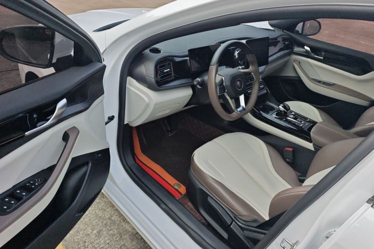 Used BYD Qin PLUS 2024 HONOR Edition DM-i 55KM Leading Model
