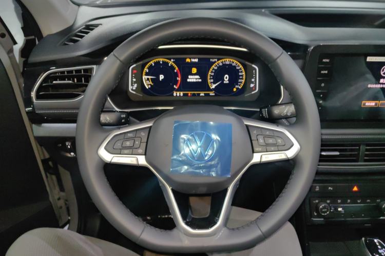 Used Volkswagen Tharu 