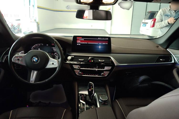 Used BMW 5 Series 2022 Second Facelift 530Li Leading Edition M Sport Package