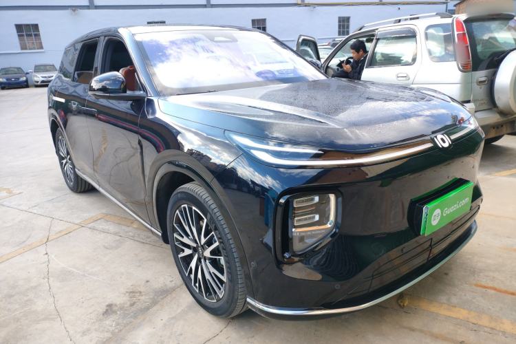 Used  Q07 2025 215 Flagship PLUS
