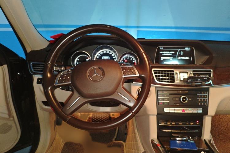 Used Mercedes-Benz E-Class 2015 Facelift E 200 L
