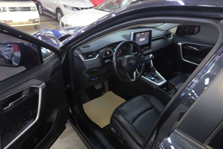 Used Toyota RAV4 2020 2.0L CVT Four-Wheel Drive Prestige Edition
