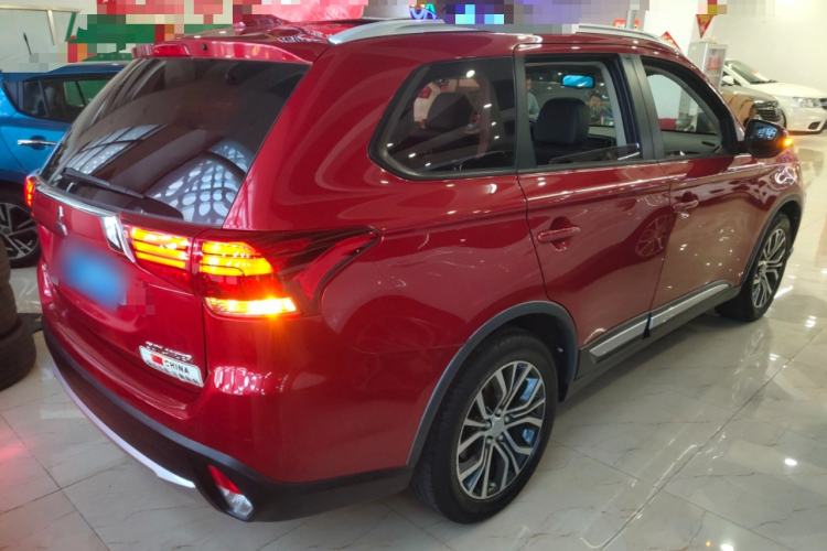 Used Mitsubishi Outlander 2018 2.0L Two-Wheel Drive Glory Edition 5 Seats
