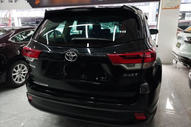 Used Toyota Highlander 2021 2.0T Two-Wheel Drive Elite Version 7-Seater
