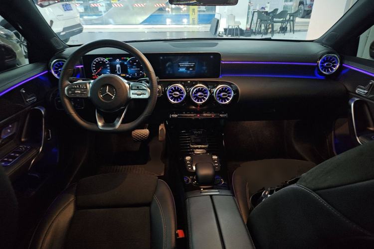 Used Mercedes-Benz A-Class 2020 Restyled A 200 L Sport Sedan Fashion Version
