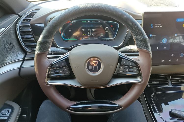 Used BYD Han 2022 EV Genesis Edition 715KM Front-Wheel-Drive Prestige Model
