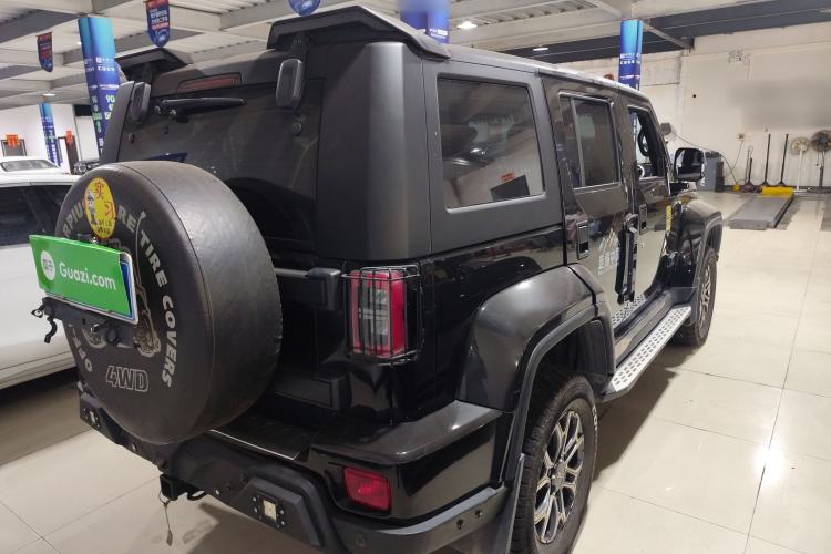 Used  BJ40 2023 2.0T Automatic Four-Wheel Drive Urban Hunter Edition Chivalrous Type
