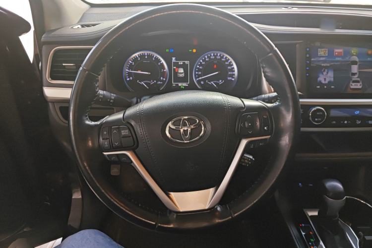Used Toyota Highlander 2018 2.0T Four-Wheel Drive Luxury Edition 7 Seats China V Emission Standard
