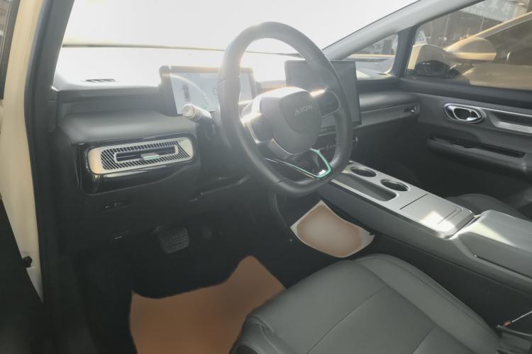 Used AION Y 2023 Younger Star Edition