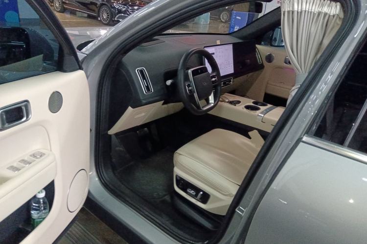 Used Li Auto L7 2023 Pro Model
