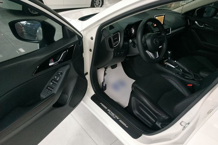 Used Mazda Mazda 3 Axela 2016 Sedan 2.0L Automatic Sport Model
