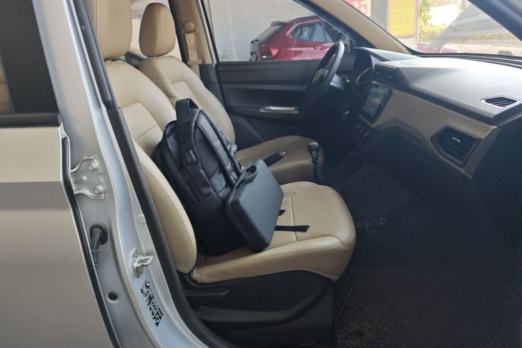 Used Wuling Hongguang 2019 1.5L S Comfort Edition China VI LAR
