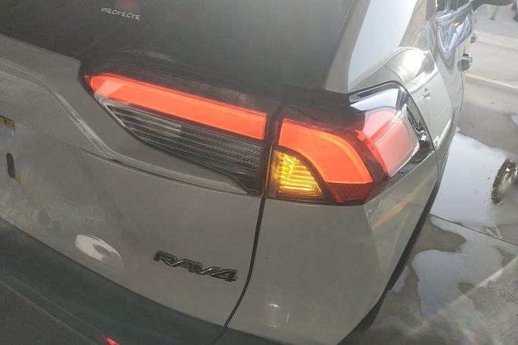 Used Toyota RAV4 2020 2.0L CVT Two-Wheel Drive Fashion PLUS Edition
