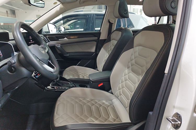 Used Volkswagen Tayron 2023 300TSI Two-Wheel-Drive Luxury Plus Advanced Edition
