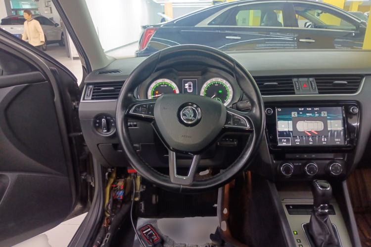 Used Skoda Octavia 2018 1.6L Automatic Luxury Edition
