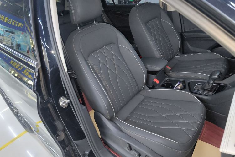 Used Volkswagen Tiguan L 2023 330TSI Automatic Two-Wheel Drive R-Line Enjoyment Edition